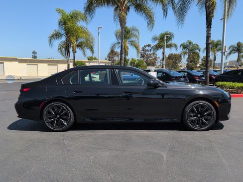 Used 2026 BMW 740i w/ Premium Package RWD image 11