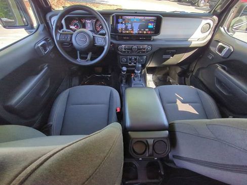 Certified 2025 Jeep Gladiator Sport AWD/4WD image 27