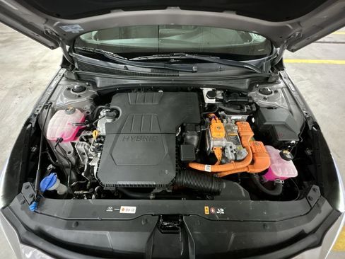 Used 2021 Hyundai Elantra Limited image 14