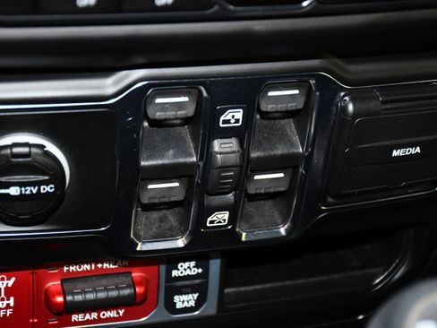 Used 2021 Jeep Wrangler Unlimited Rubicon image 33