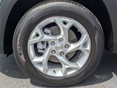 New 2026 Chevrolet Trax LS w/ LS Convenience Package FWD image 30