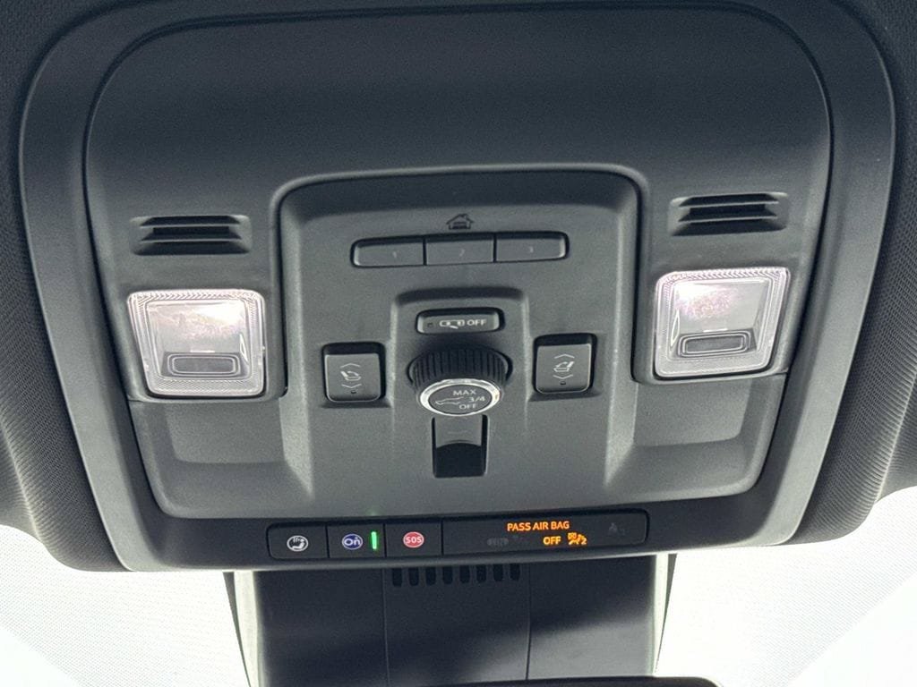 Used 2024 Chevrolet Tahoe Premier AWD/4WD image 19