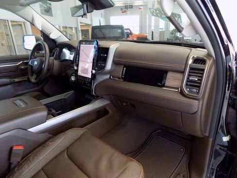 Used 2025 RAM 1500 Limited image 32