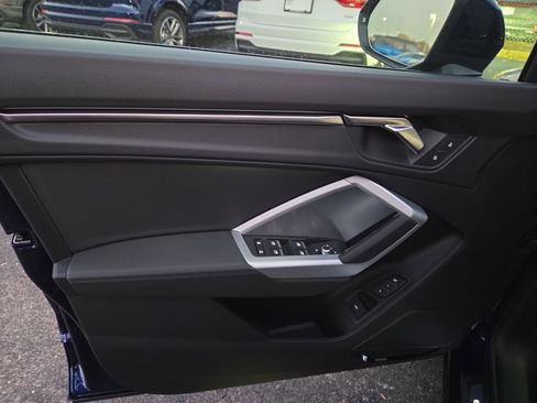 New 2025 Audi Q3 2.0T Premium image 5