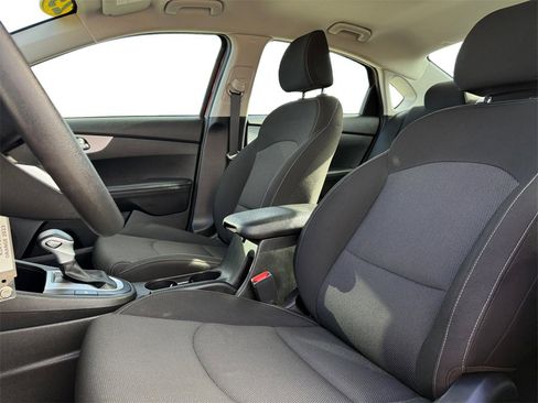 Certified 2023 Kia Forte LXS image 9