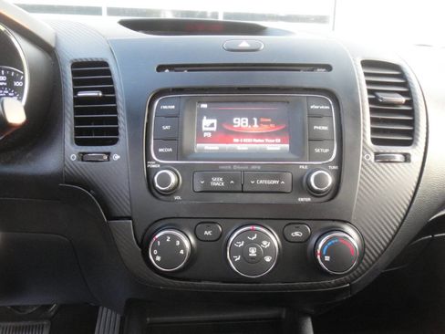 Used 2014 Kia Forte EX image 12