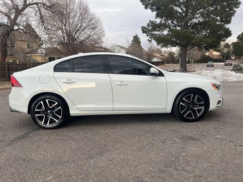 Used 2017 Volvo S60 T5 Dynamic FWD image 8