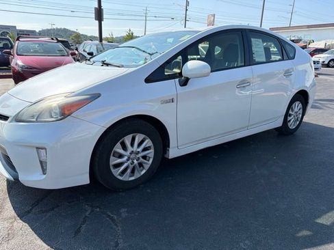 Used 2013 Toyota Prius Prime Plug-In Hybrid FWD image 4