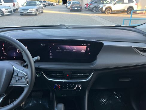 Used 2025 Buick Encore GX Preferred image 18