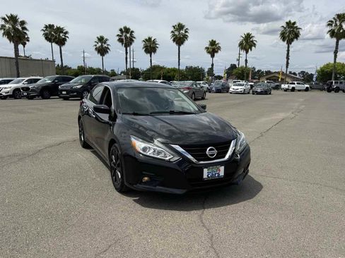 Used 2017 Nissan Altima 2.5 SV FWD image 3