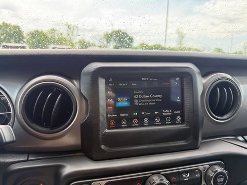 Used 2023 Jeep Wrangler Unlimited AWD/4WD image 14