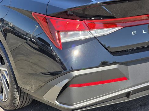 New 2025 Hyundai Elantra Sport image 11