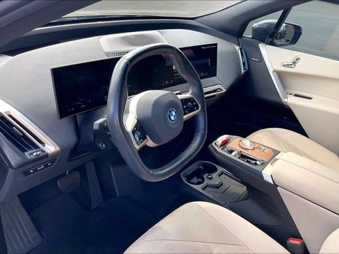Used 2023 BMW iX xDrive50 w/ Ultimate Package 2 AWD/4WD image 13