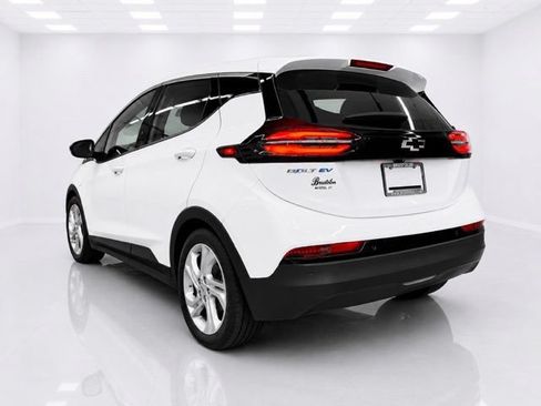 Used 2023 Chevrolet Bolt LT FWD image 5