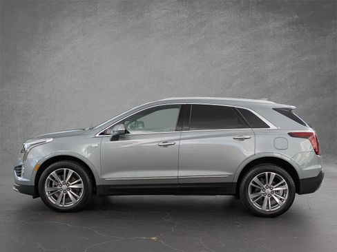Certified 2024 Cadillac XT5 Premium Luxury FWD image 3