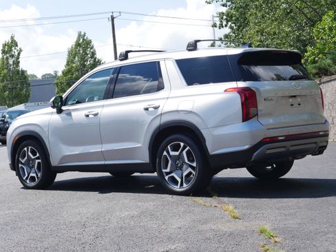 Used 2024 Hyundai Palisade SEL w/ Premium Package AWD/4WD image 4
