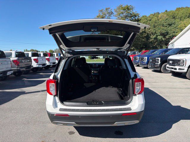 Used 2022 Ford Explorer XLT w/ Equipment Group 202A AWD/4WD image 46