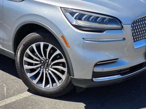 Used 2024 Lincoln Aviator 2WD w/ Premium Package image 10