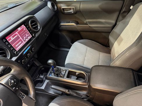 Used 2021 Toyota Tacoma TRD Sport image 32