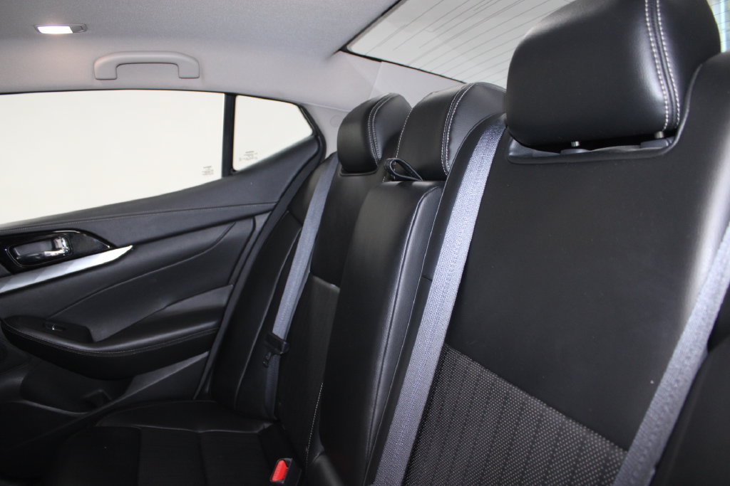 Used 2023 Nissan Maxima SV w/ Floor Mat Group FWD image 16