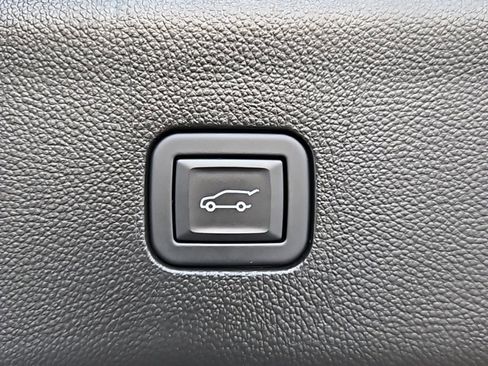 Used 2024 Buick Enclave Premium image 22