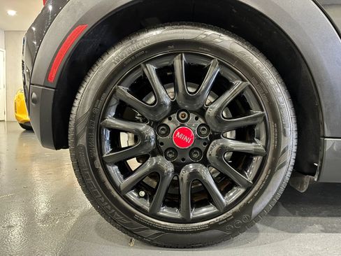 Used 2019 MINI Cooper 2-Door Hardtop w/ Premium Package FWD image 41