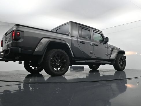 Used 2025 Jeep Gladiator Sport AWD/4WD image 23