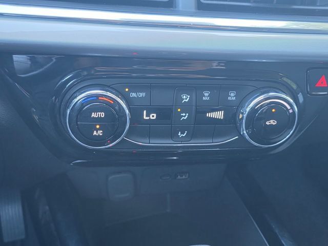 Used 2025 Chevrolet Trax LT FWD image 26