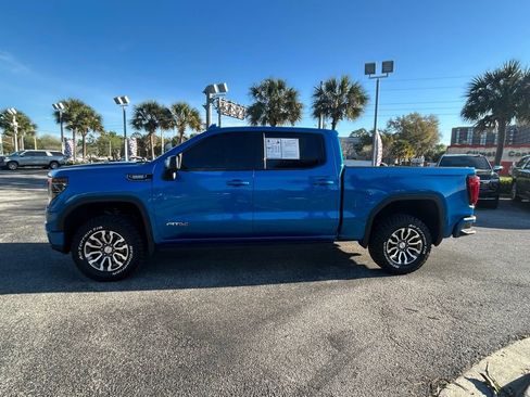 Used 2023 GMC Sierra 1500 AT4 w/ AT4 Premium Package AWD/4WD image 4