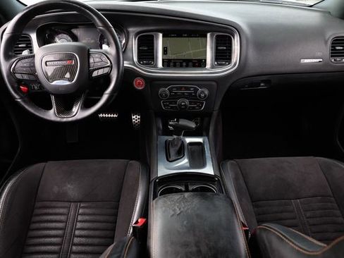 Used 2017 Dodge Charger R/T image 2