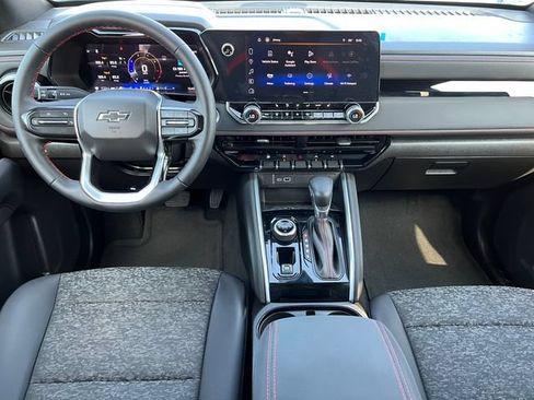Used 2024 Chevrolet Colorado Z71 w/ Z71 Convenience Package 2 AWD/4WD image 3