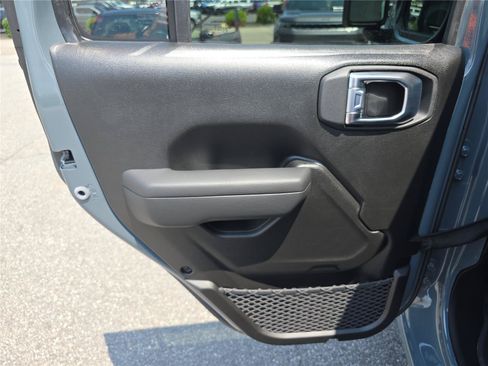 New 2026 Jeep Gladiator Sport AWD/4WD image 13