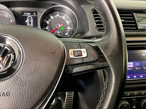 Used 2018 Volkswagen Passat 3.6 image 29