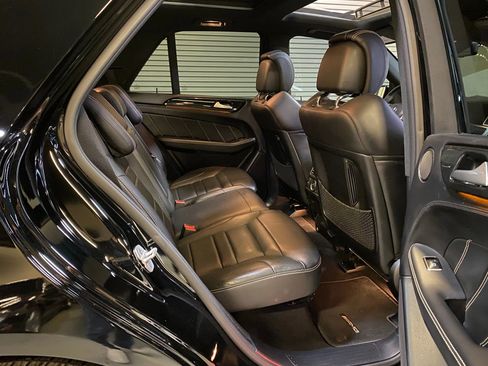 Used 2014 Mercedes-Benz ML 63 AMG 4MATIC image 27