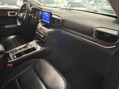 Used 2021 Ford Explorer XLT w/ Equipment Group 202A image 27