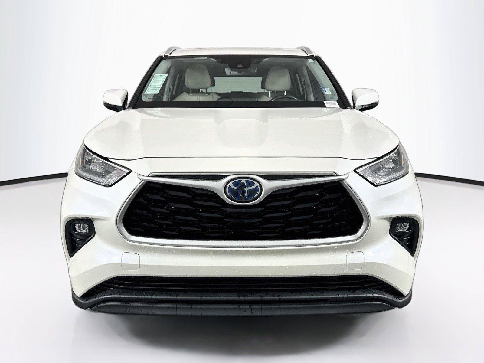 Used 2020 Toyota Highlander XLE AWD/4WD image 8