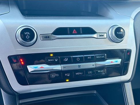 Used 2022 Ford Explorer XLT w/ Class IV Trailer Tow Package image 17