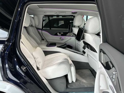 New 2025 Mercedes-Benz Maybach GLS 600 4MATIC image 12