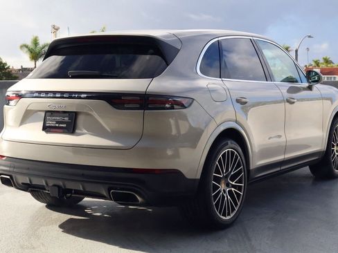 Certified 2023 Porsche Cayenne image 9