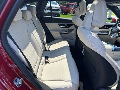 Used 2026 Mercedes-Benz GLC 300 4MATIC image 23