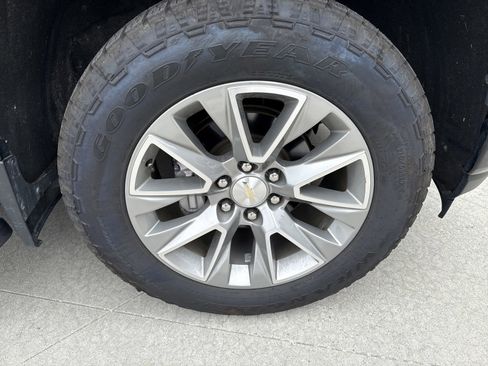Used 2021 Chevrolet Silverado 1500 High Country w/ Safety Package II AWD/4WD image 11