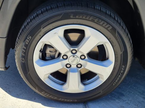 Used 2018 Jeep Compass Latitude image 6