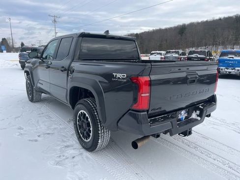 Used 2024 Toyota Tacoma TRD Off-Road image 8