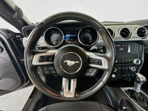 Used 2019 Ford Mustang GT RWD image 11