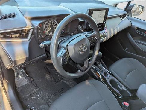 Used 2022 Toyota Corolla LE image 10