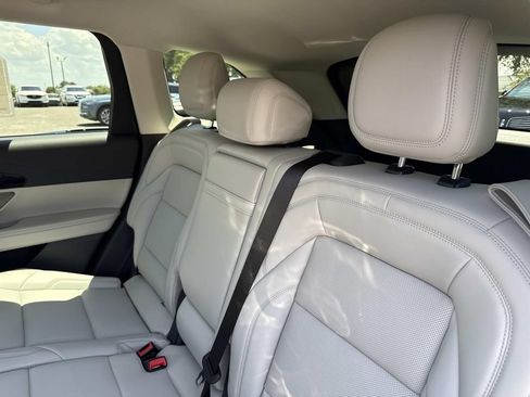 New 2026 Lincoln Nautilus Premier AWD/4WD image 15