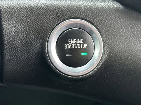 Used 2024 GMC Terrain SLT image 21