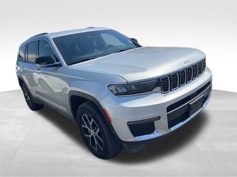 Used 2025 Jeep Grand Cherokee L Limited w/ Trailer Tow Package AWD/4WD image 5