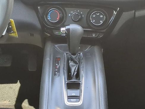 Used 2019 Honda HR-V LX image 18