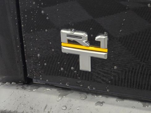 Used 2022 Rivian R1T Adventure image 32